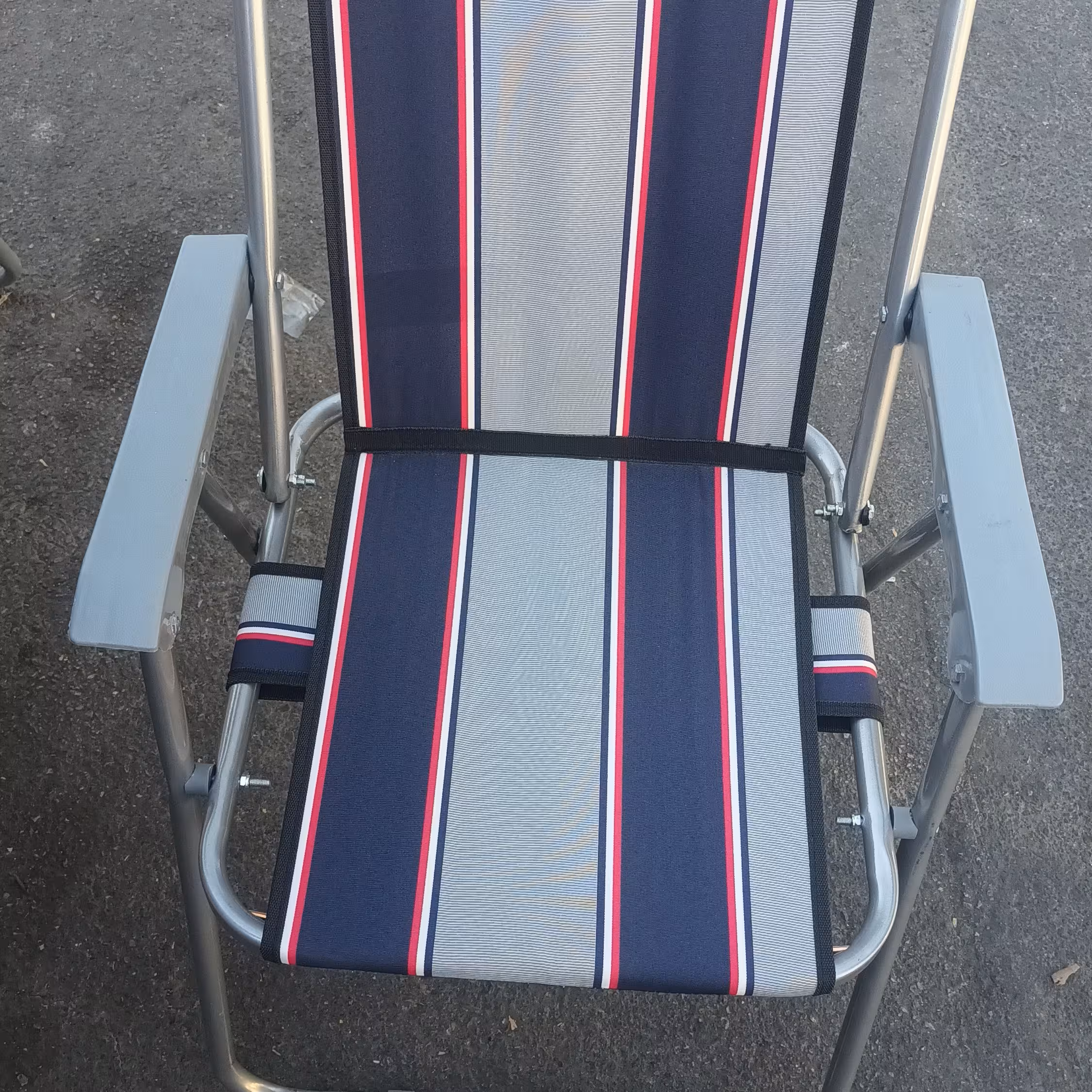 صندلی دسته دار تاشو برزنتی