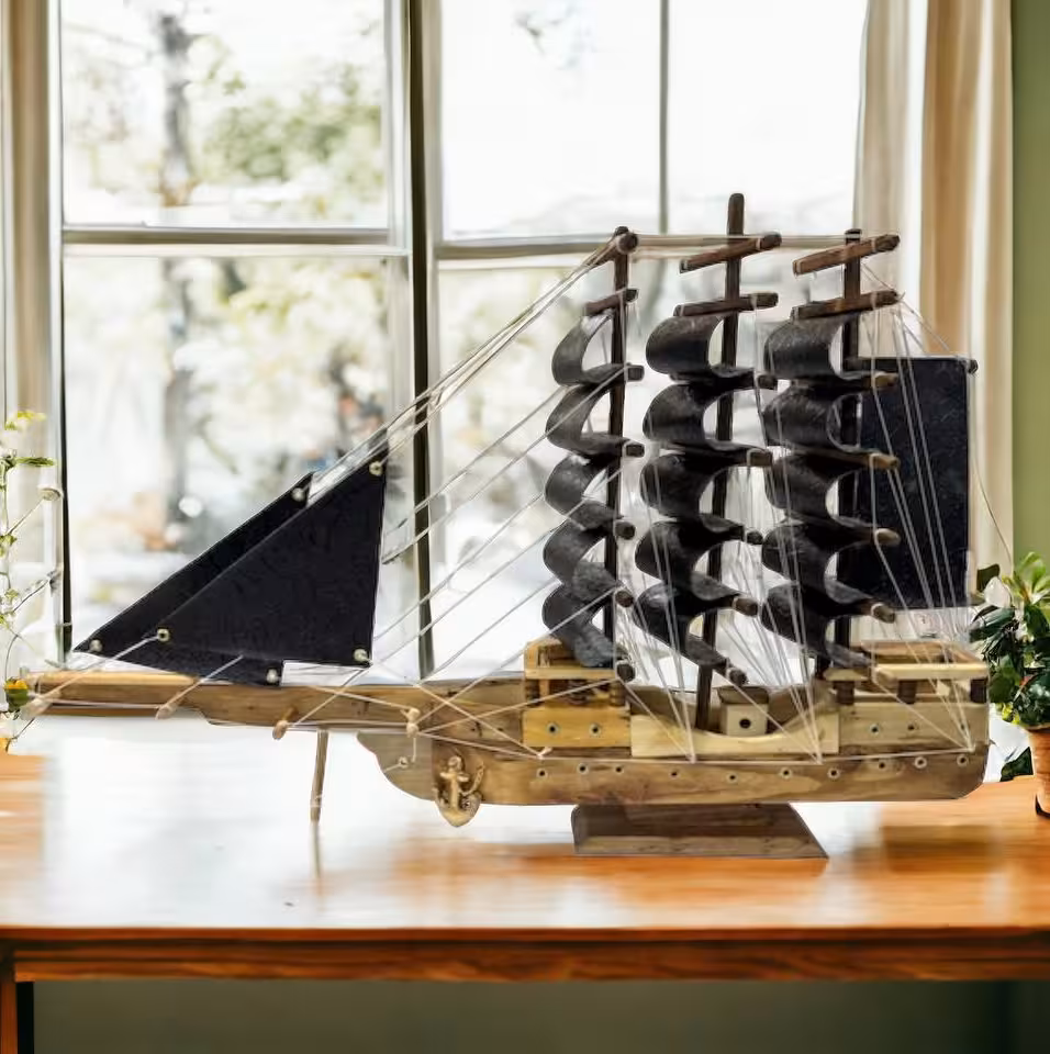 کشتی چوبی بزرگ