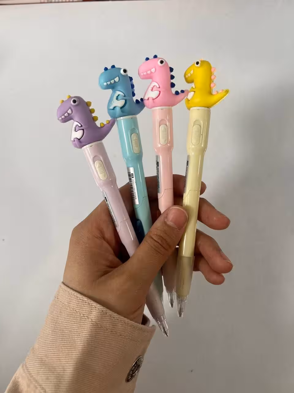 اتود چراغ دار دایناسور با مغزی هفت دهم