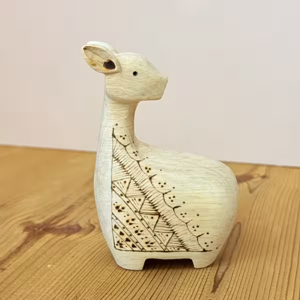 مجسمه آهو چوبی طرح یک