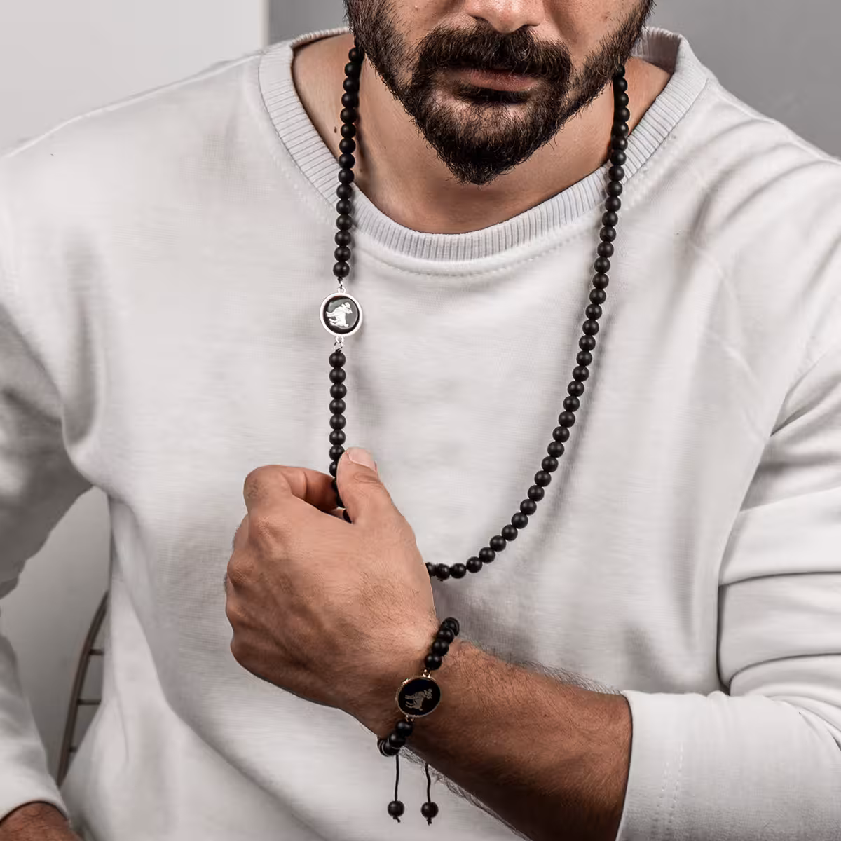 نیم ست مهره ای مشکی مدل Farvardin