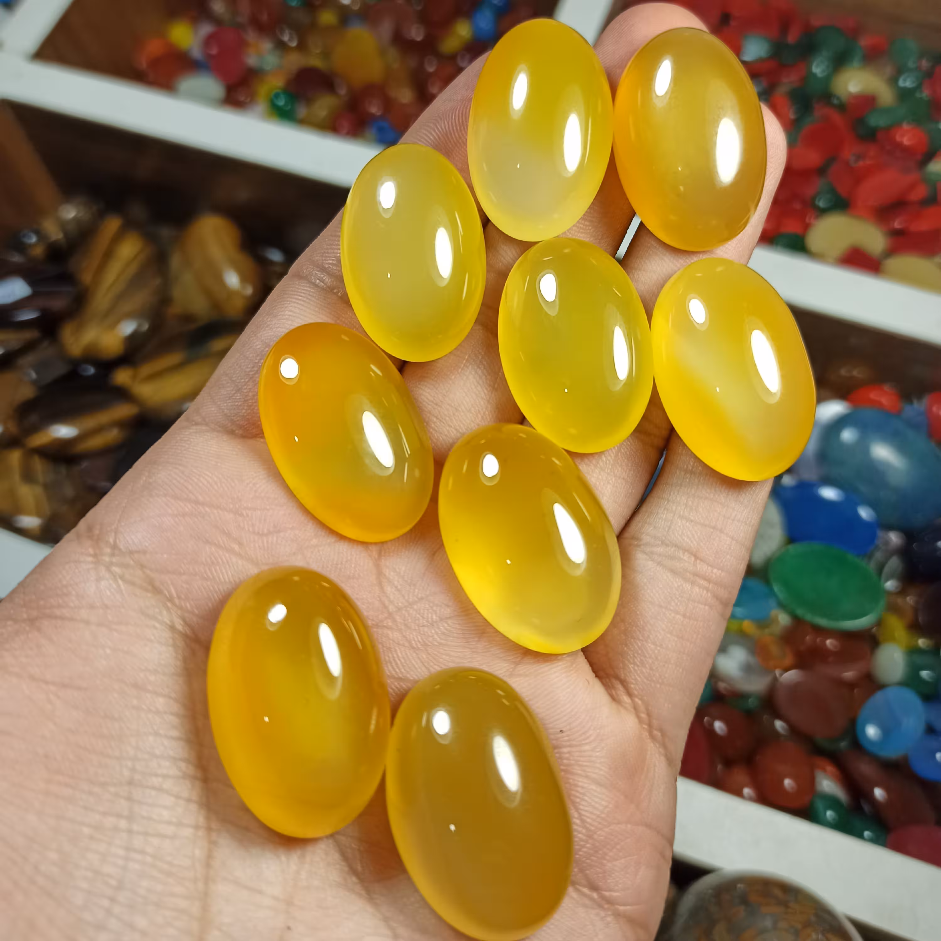 عقیق زرد تراش بادامی 