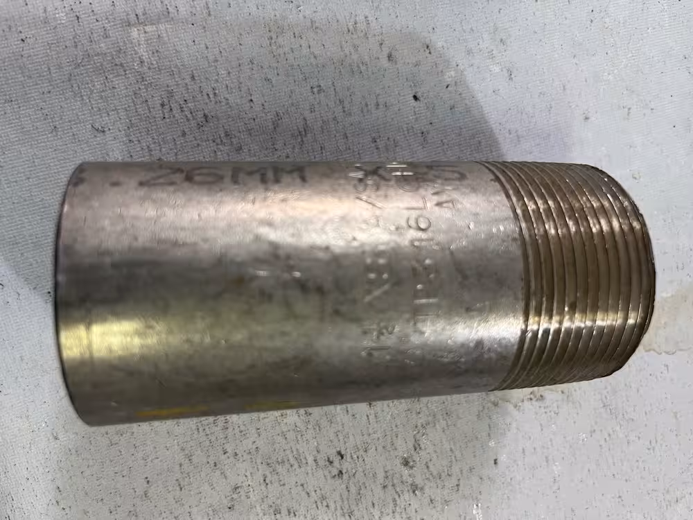 نیپل 1/2 1 اینچ رده 40 یه سر دنده یه سر صاف  به طول 100 میلیمتر از جنس A 312 / TP 316 L