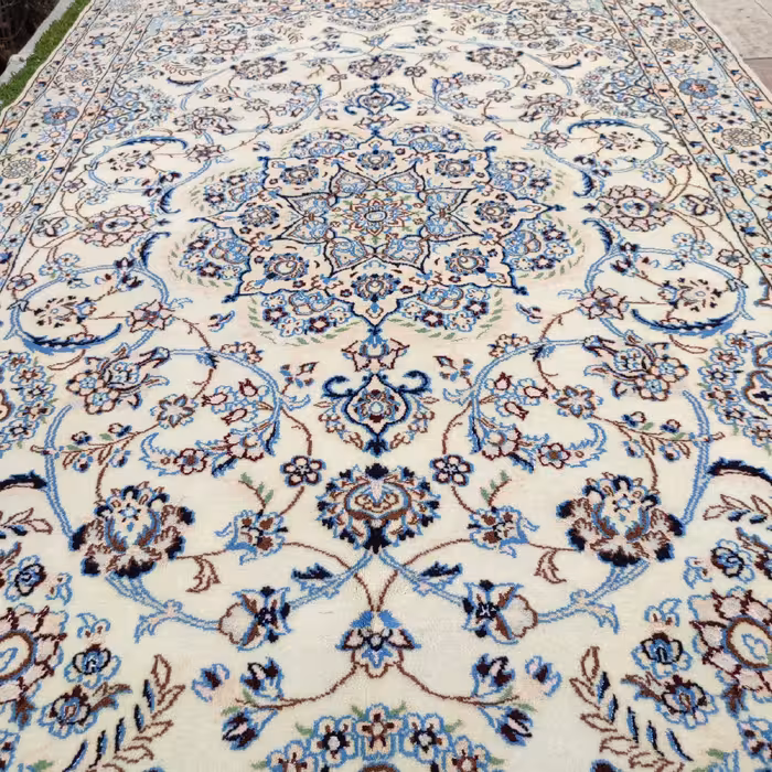 فرش دستباف سه متری طرح نایین مدل حریر HA