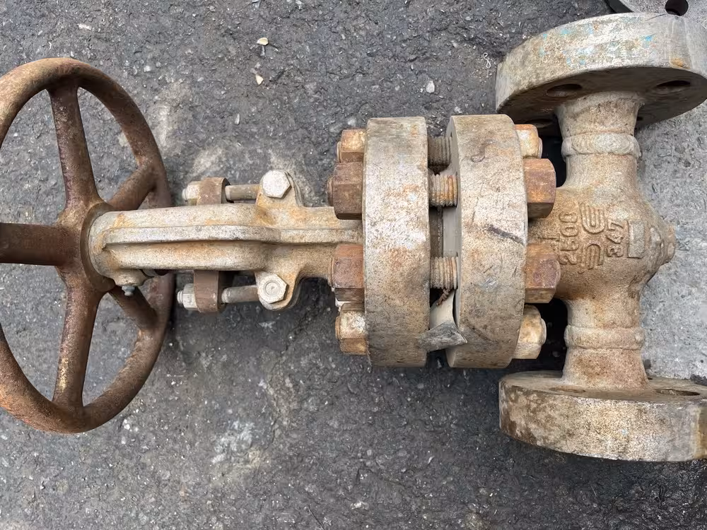 شیر کشویی 1  اینچ RTG کلاس 2500 از جنس  TRIM F347  STEM F347  DISC F347 BODY F347