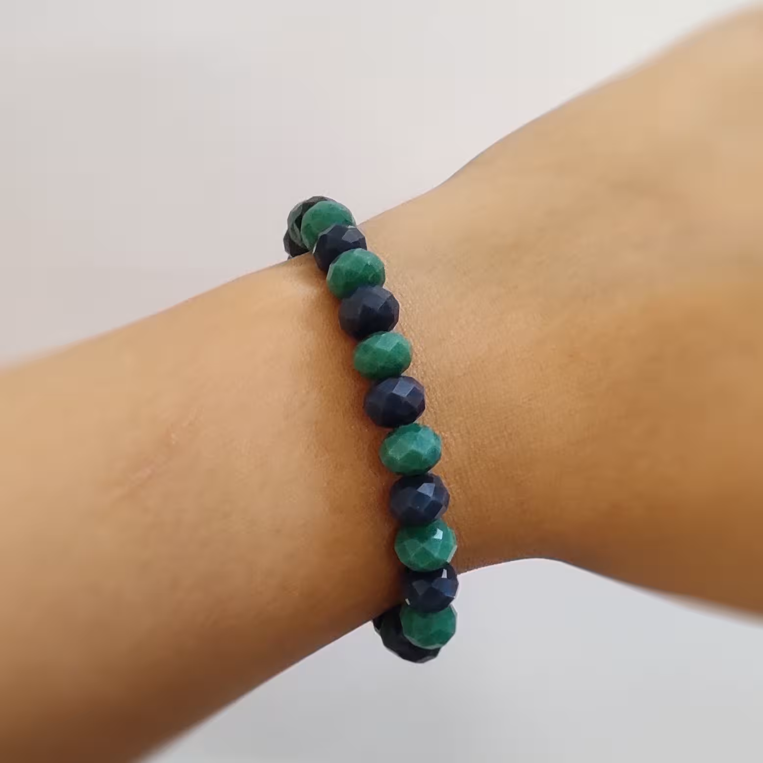 دستبند سبز و طوسی در رنگ با قابلیت تغییر رنگ 