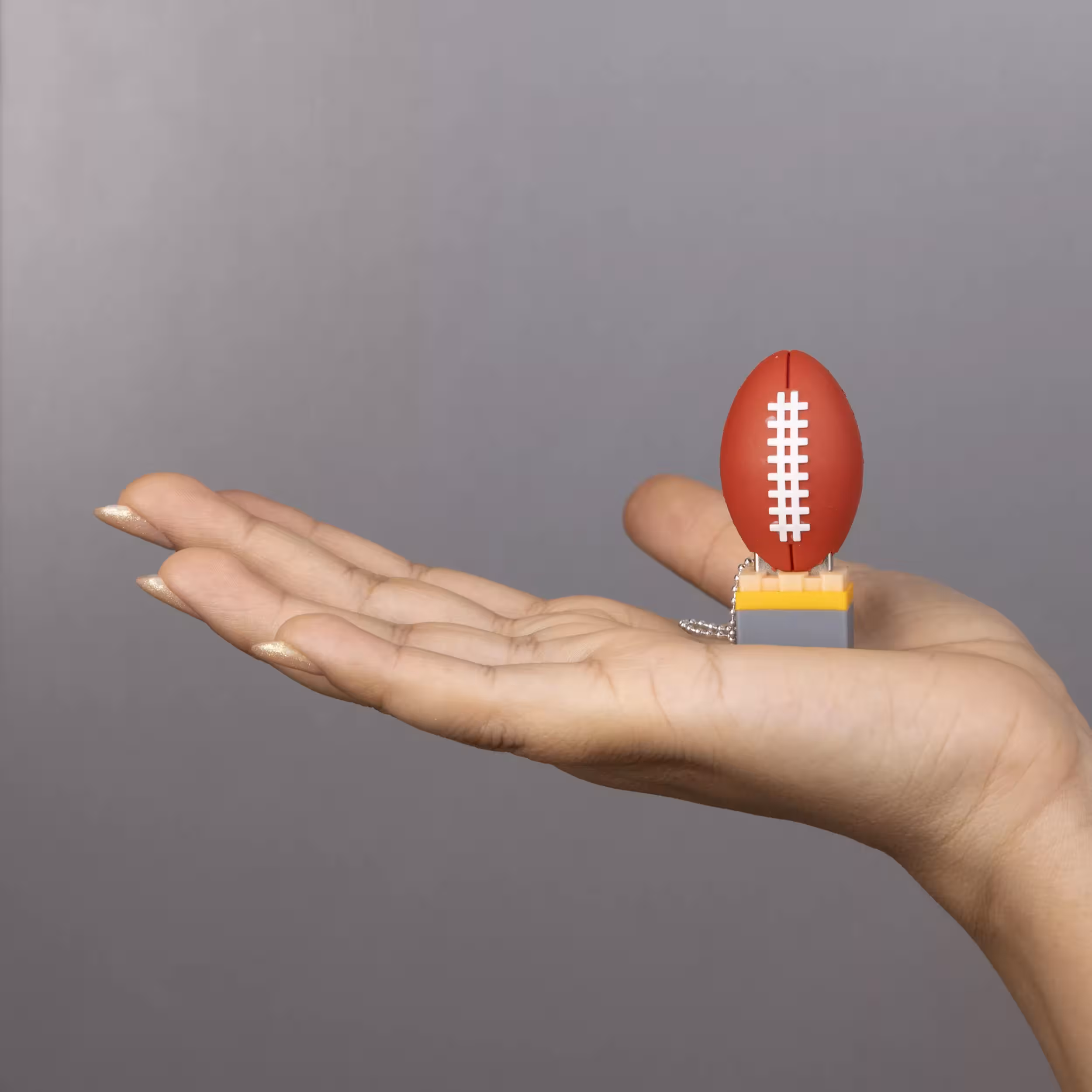 فلش مموری مدل توپ راگبی ظرفیت 16 گیگابایت