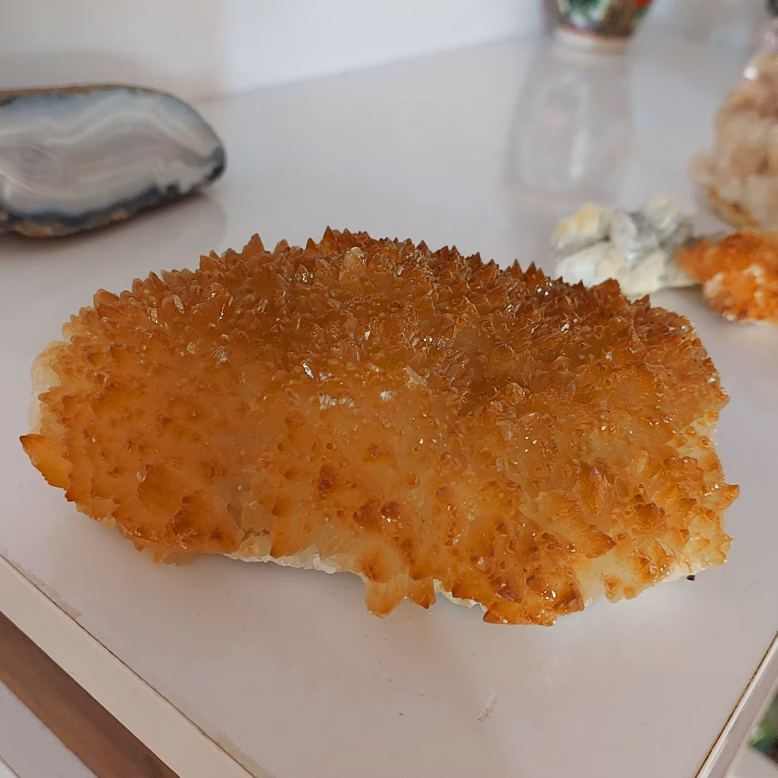 سنگ کلکسیونی  کوارتز زرد دندان سگی بسیار زیبا و جذاب . دکور خانه های شما و انرژی درمانی 