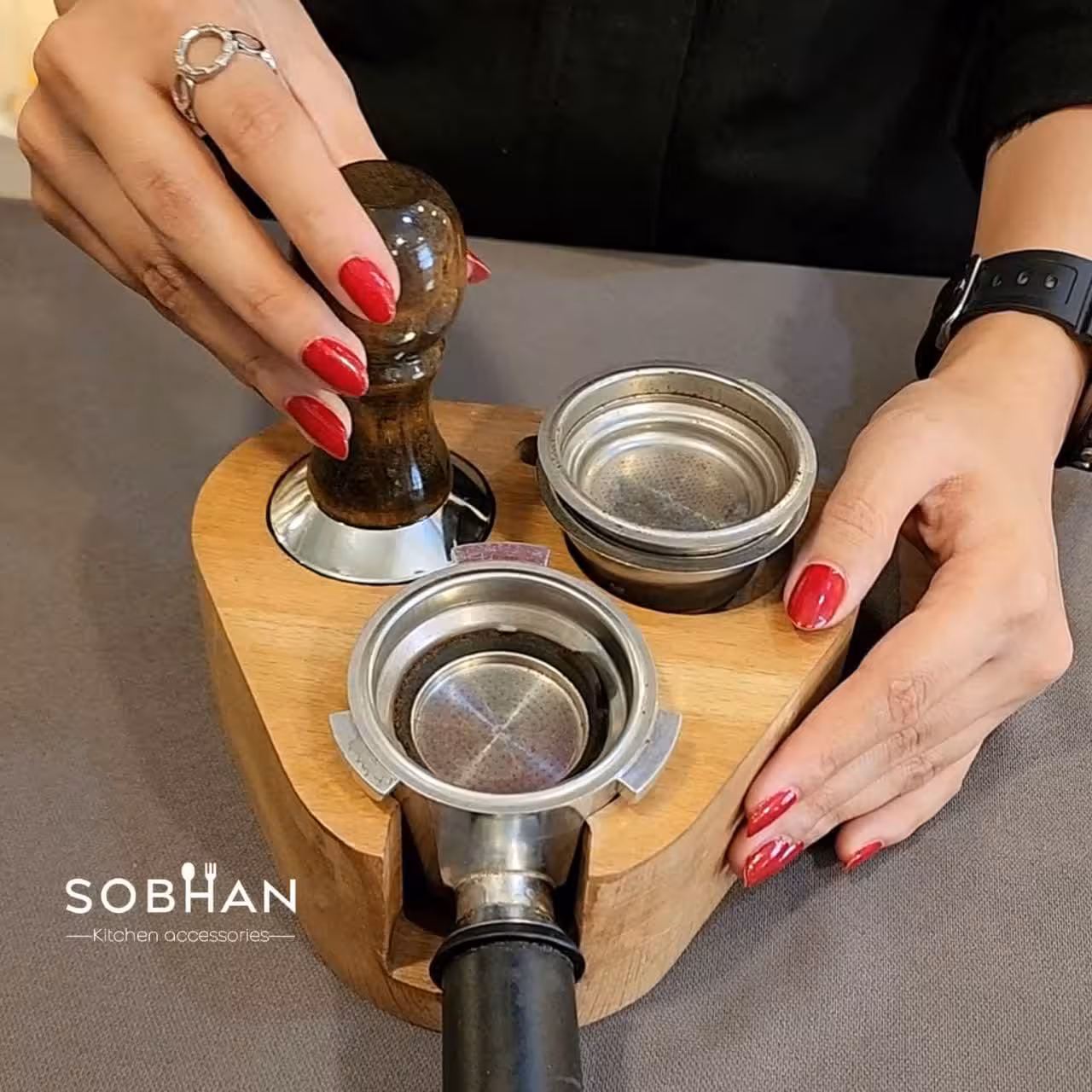 استند لوازم قهوه چوبی مثلث