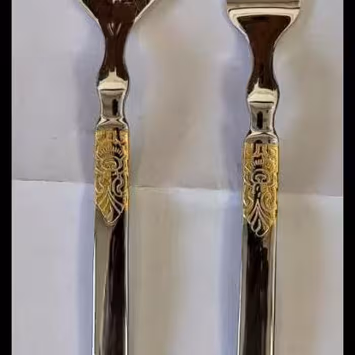 سرویس قاشق و چنگال نیمه طلایی 24 نفره 128 پارچه جی وان مدل گراسو سلطنت