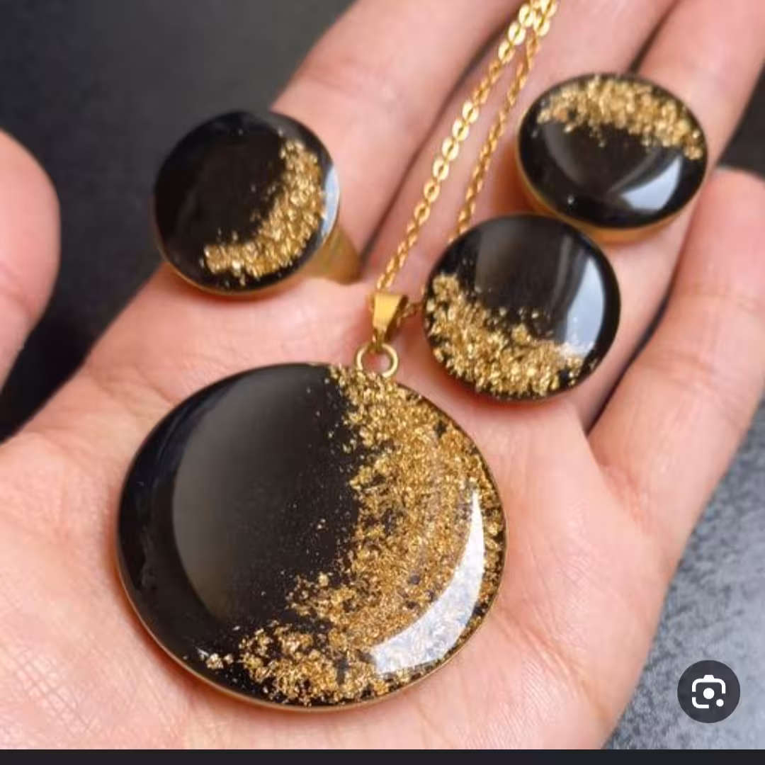 گردنبند ماه رزینی