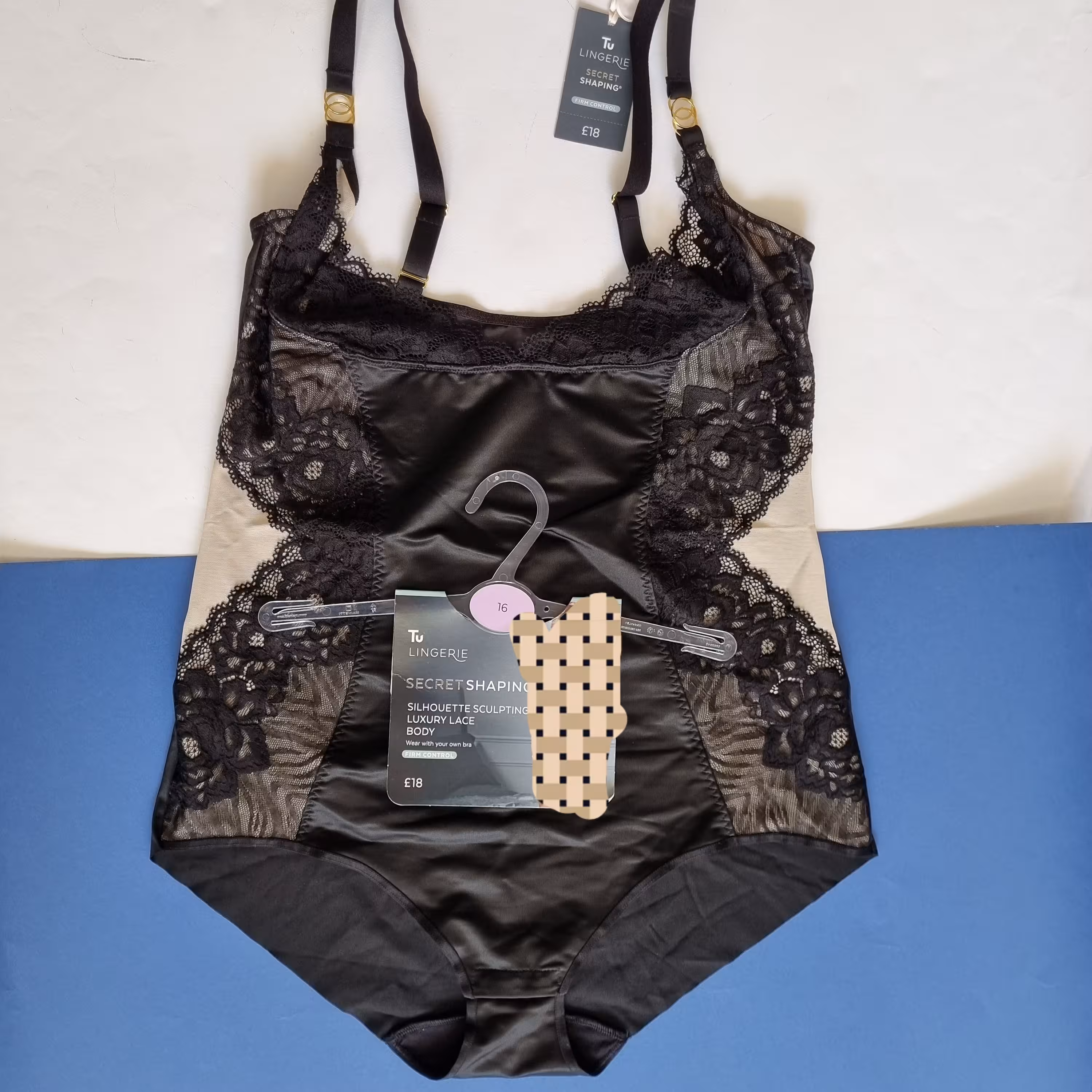 بادی از برند تی یو TU جنس عالی سایز 16 مناسب 44 و 46 مشکی مدل دار عکس ژورنالی در پیام خصوصی 