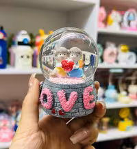 گوی برفی چراغ دار طرح دختروپسر4