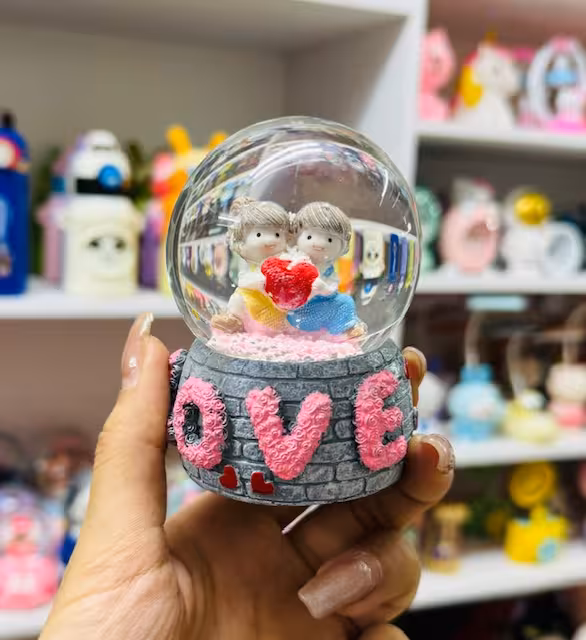 گوی برفی چراغ دار طرح دختروپسر4