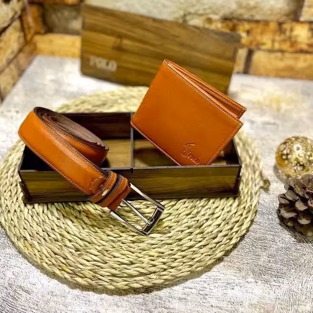 ست دو تیکه کیف و کمربند چرم طبیعی گاوی  با جعبه چوبی
