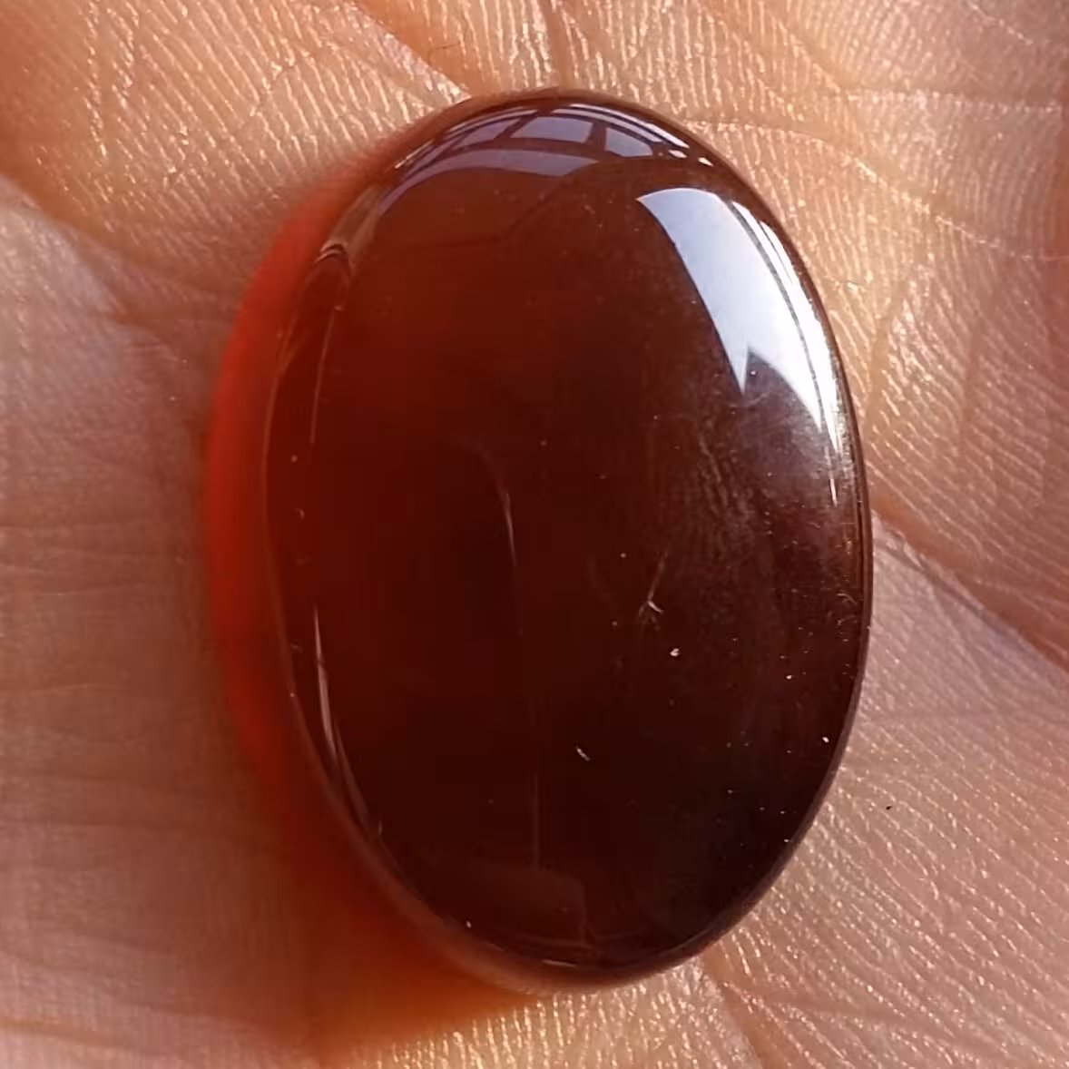 نگین عقیق شفت العبد بسیار خاص و دیدنی قواره دار
تراش بی نقص
کاملا طبیعی
سایز مدالی درشت شاهکار خلقت
