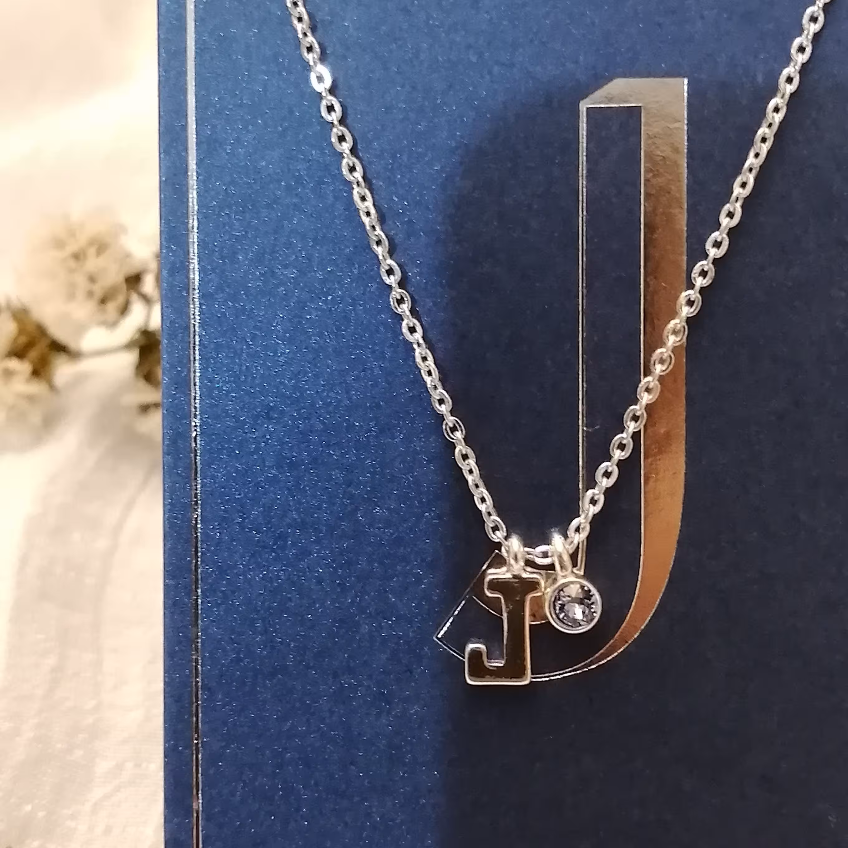 گردنبند طرحL