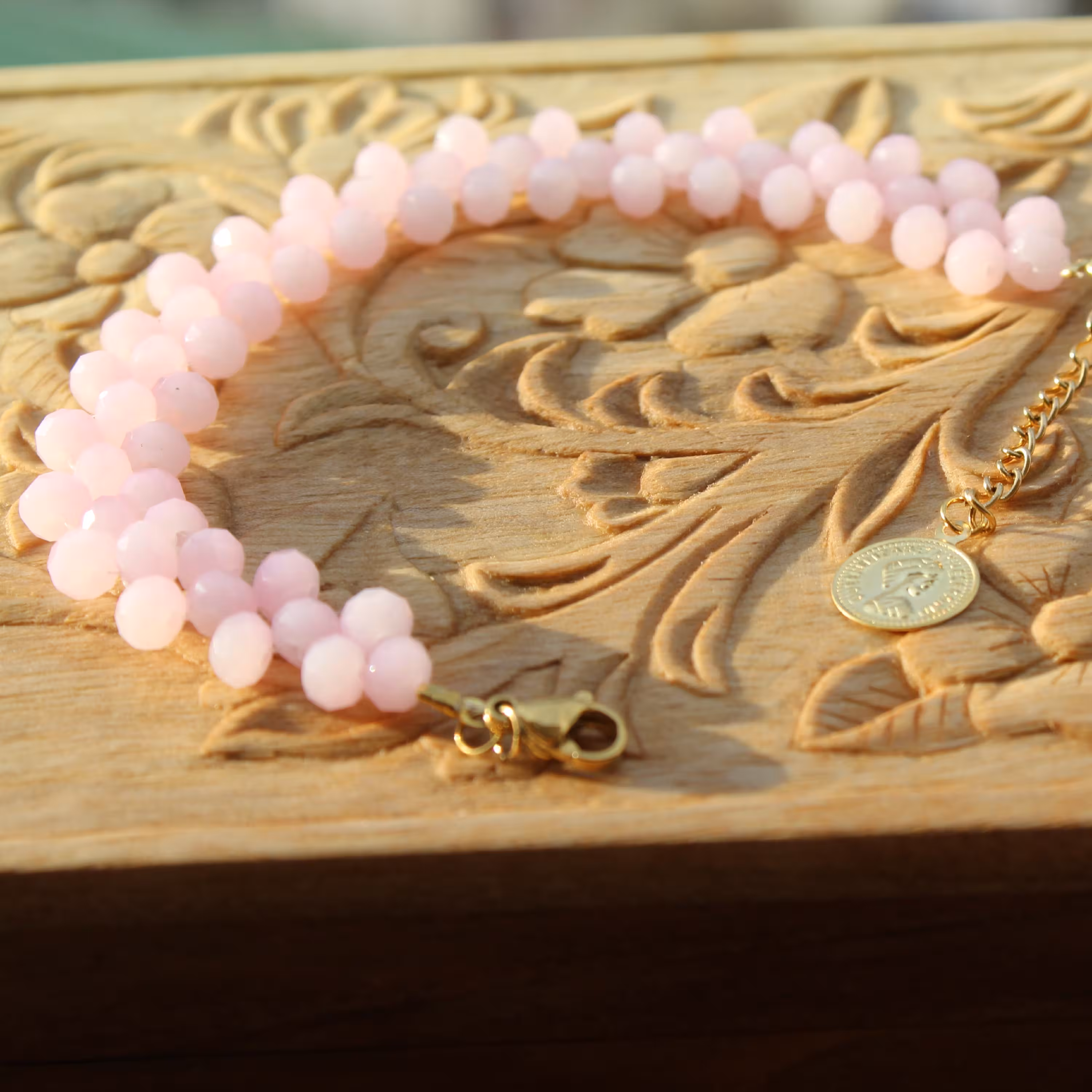 دستبند کریستال صورتی