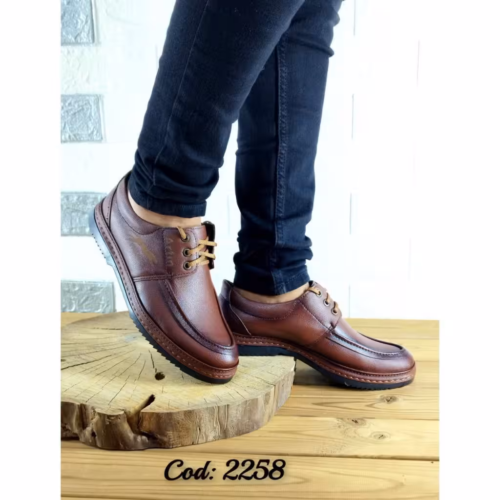 کفش مردانه پسرانه اسپرت اداری رويش اب داخلش نمیره و شیک و خوش پا هستش مناسب همه فصل رنگ قهوه ای 2258