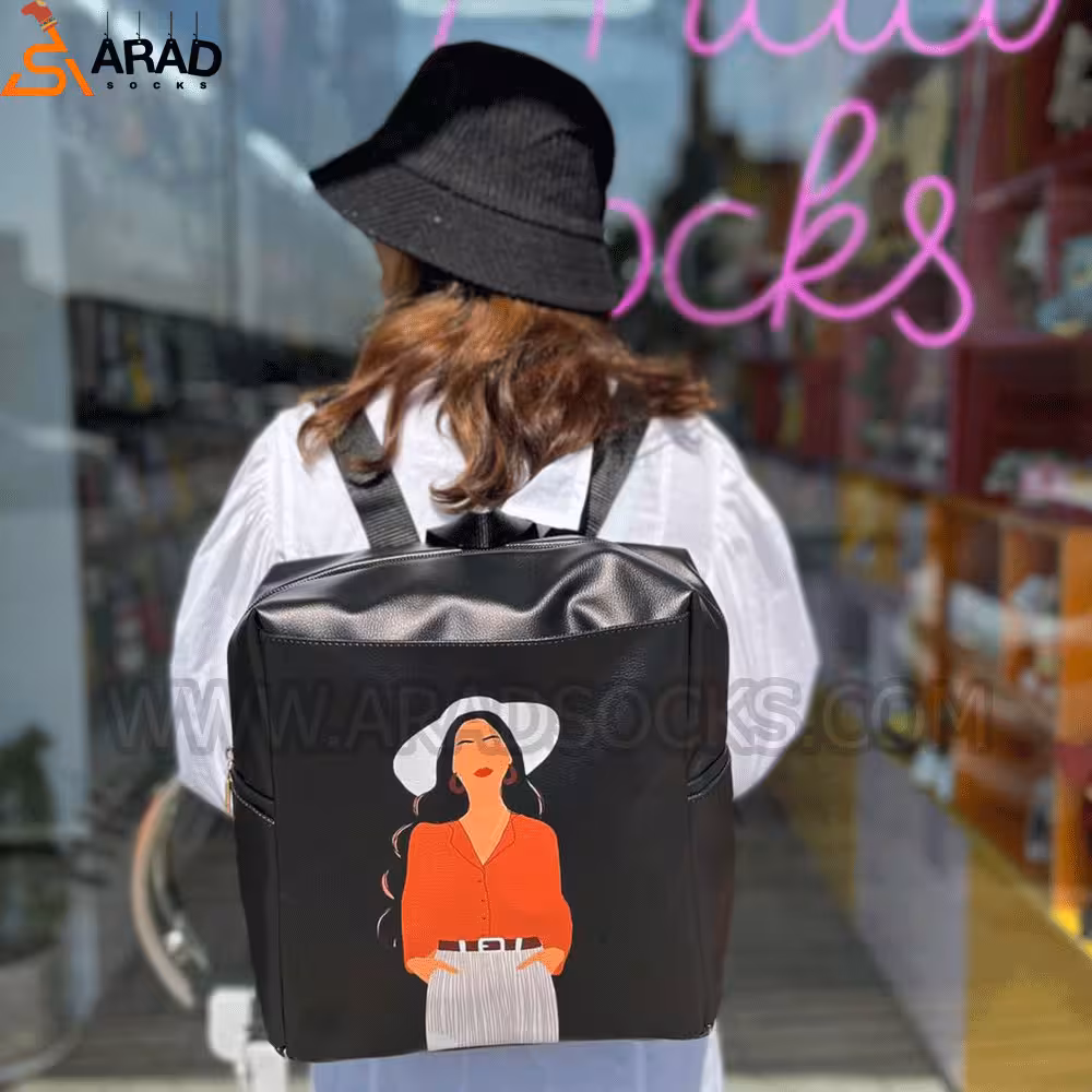 کوله پشتی چرم طرح مینیمال5