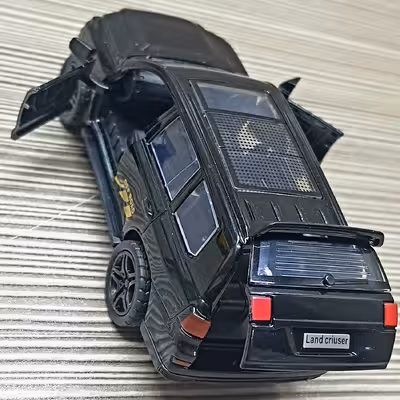 ماشین بازی مدل فلزی لندکروز طرح land criuser