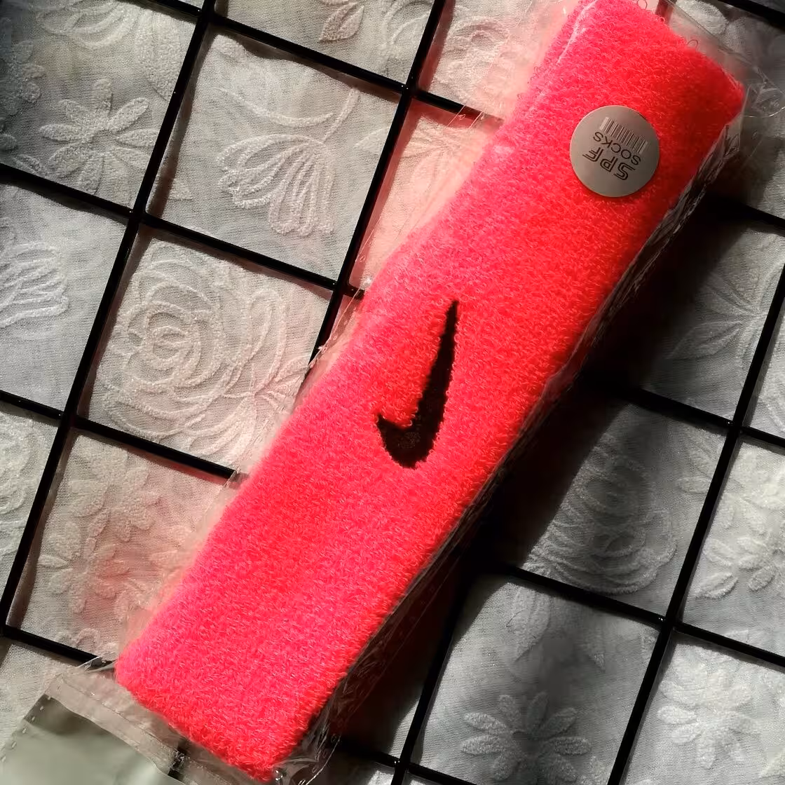 هدبند ورزشی NIKE صورتی 2