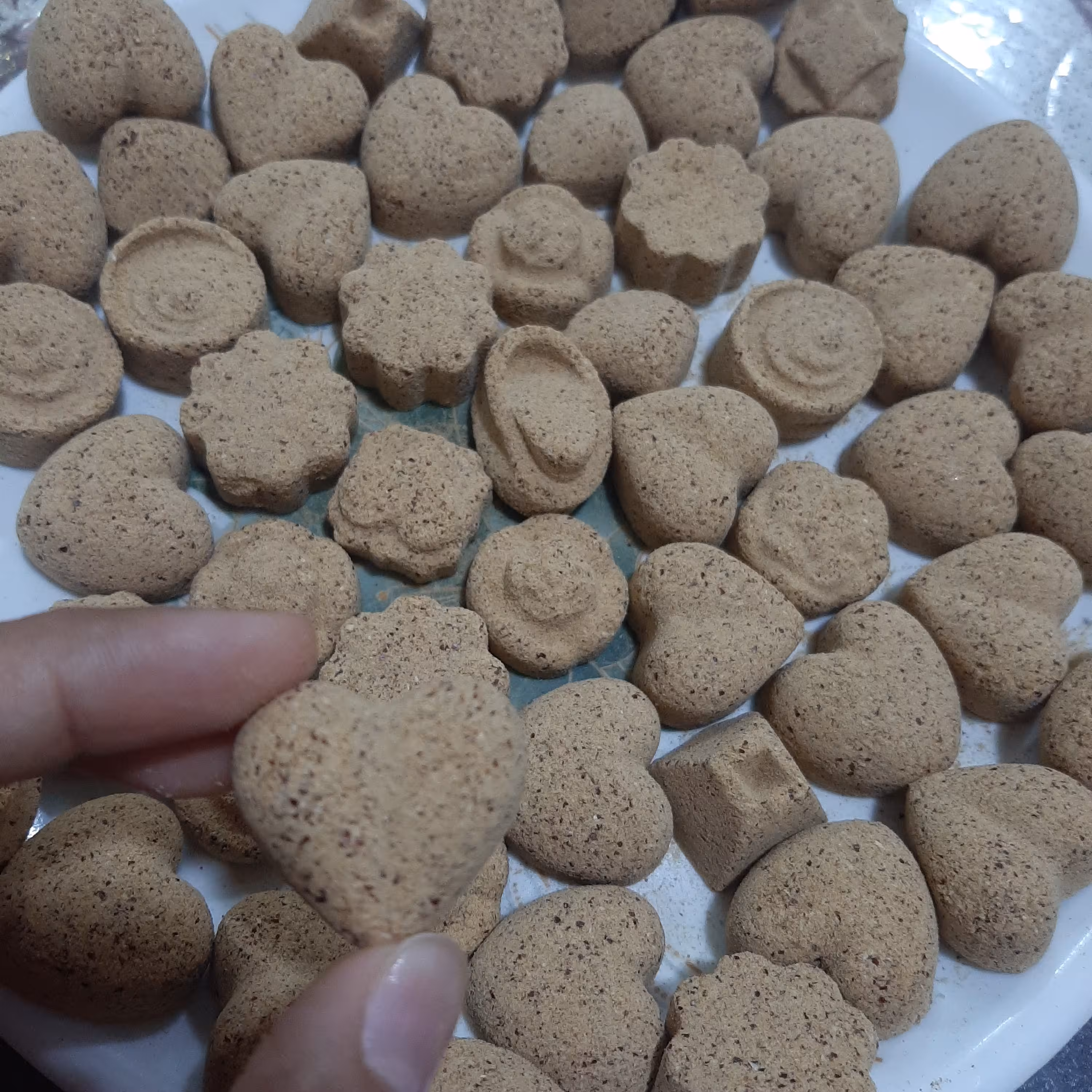 حبه عناب(قند عناب)بیسکوئیت عناب