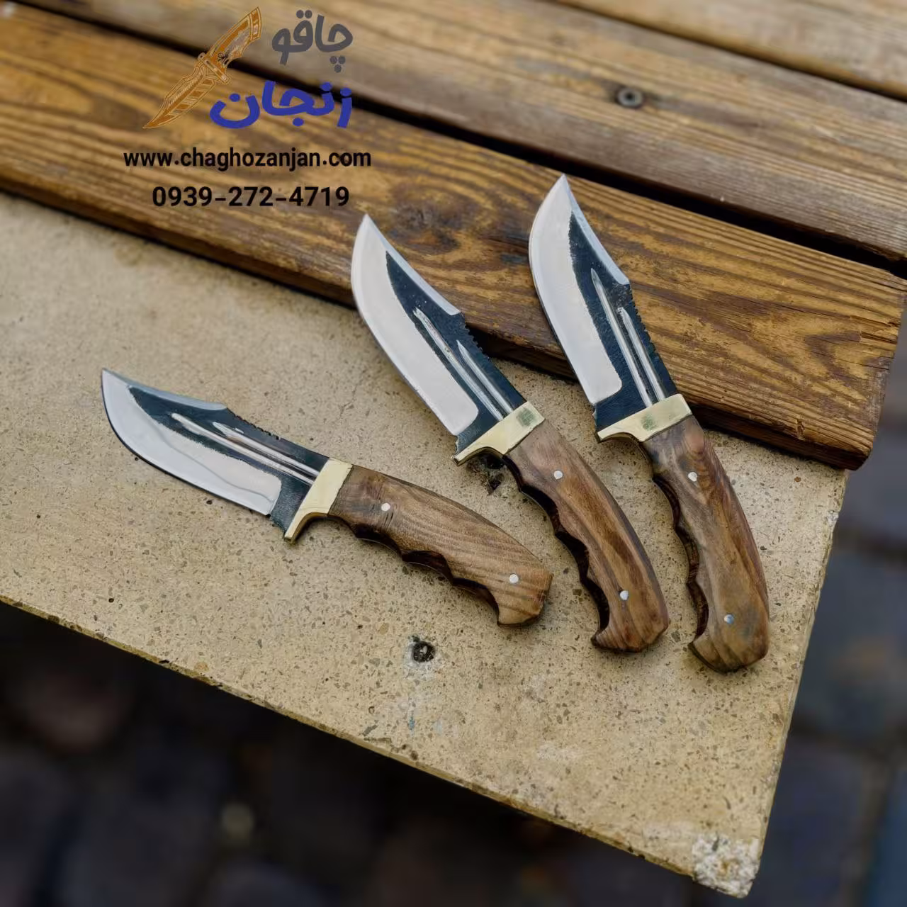 کارد کمری پنجه دار تیغه فولاد فنر دسته گردو باربند برنجی با غلاف