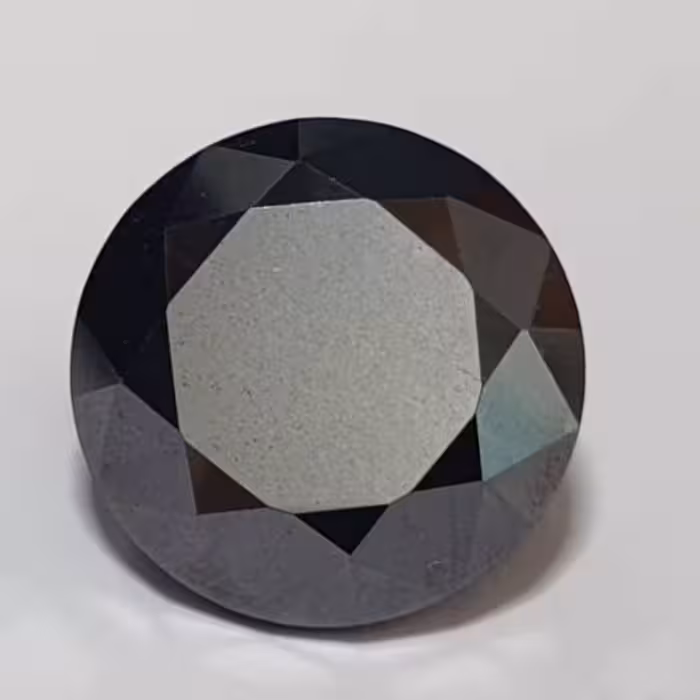 الماس سیاه دو قیراطی