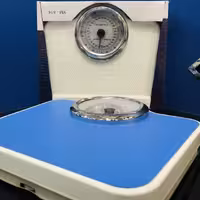 ترازو عقربه ای اکیومد سوییس با دوسال گارانتی