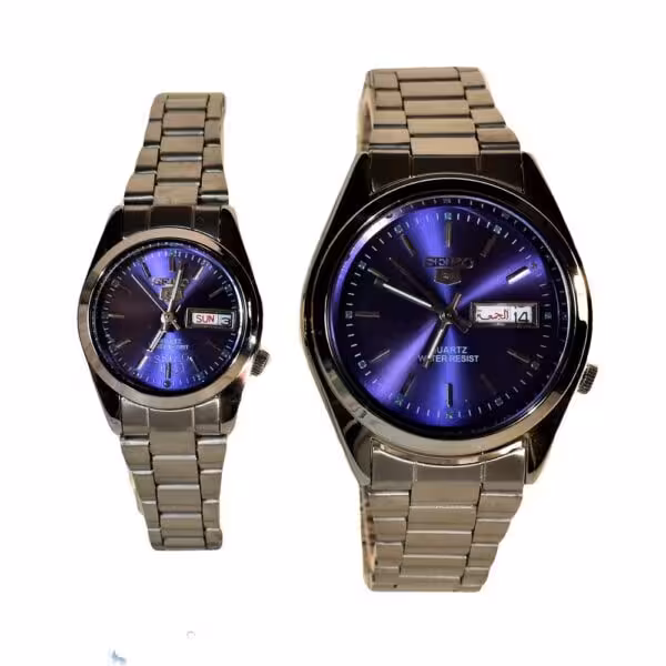 SEIKO5 – 7S26 موتور ژاپن ست زنانه مردانه سیکو & درب استیل صفحه سرمه ای ، دو تقویمه با طراحی تقویمی ایام خاص لاتین و عربی
