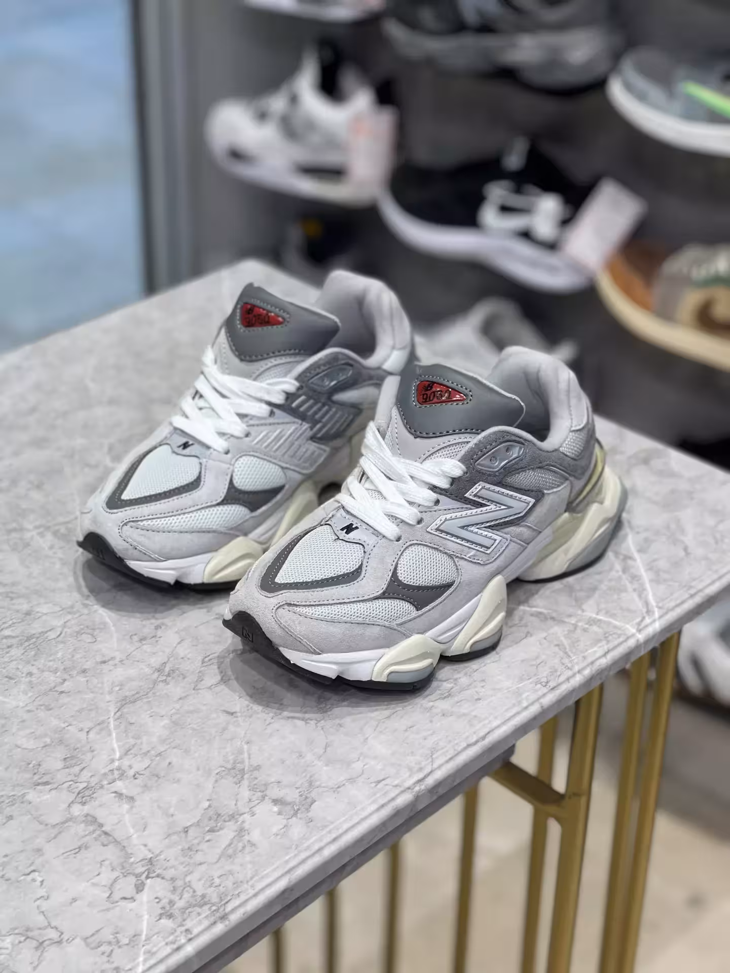 کتونی نیوبالانس 9060 مستر رنگ طوسی سایز 43