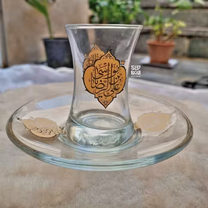 استکان کمر باریک همراه نعلبکی ذکر دار طلاکوب شده تک رسید 