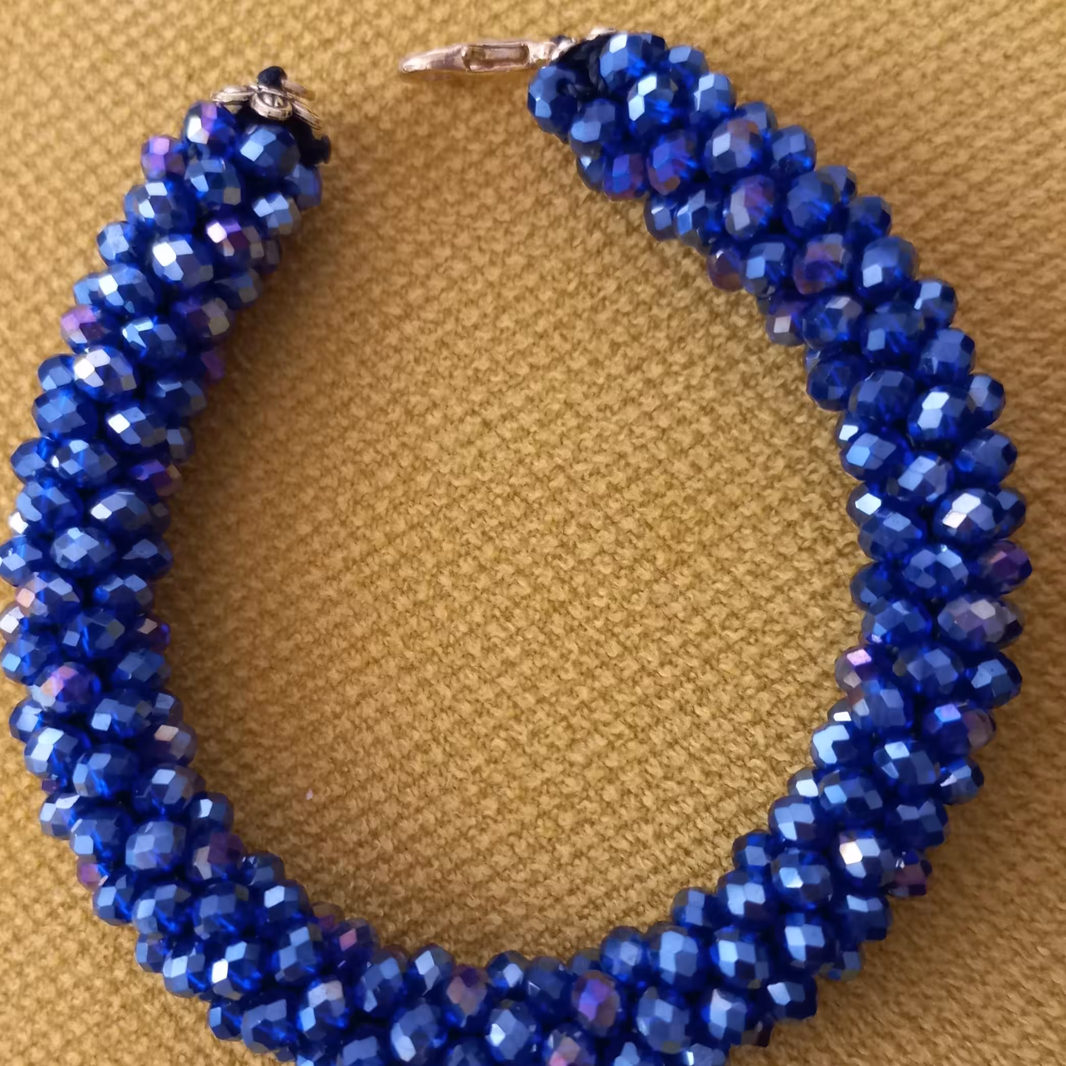 دستبند بافته شده با کریستال