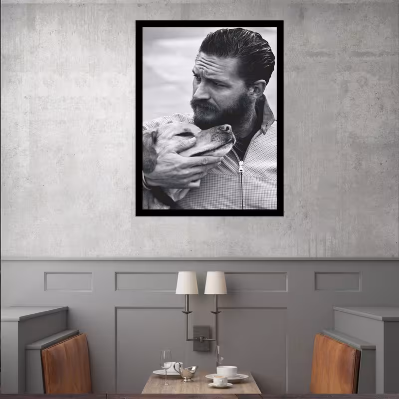 تابلو بکلیت طرح مشاهیر سینمای جهان تام هاردی مدل قاب شاسی B-S9745 | دنیای قاب