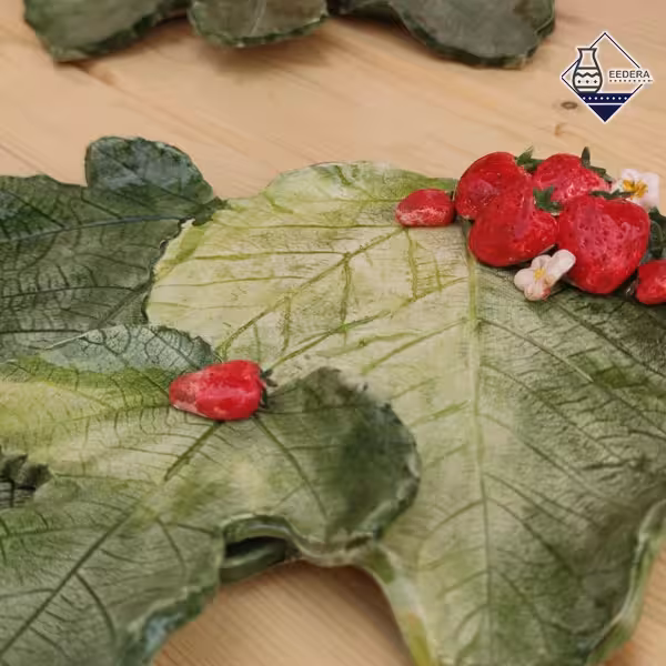 تخته سرو برگ توت فرنگی