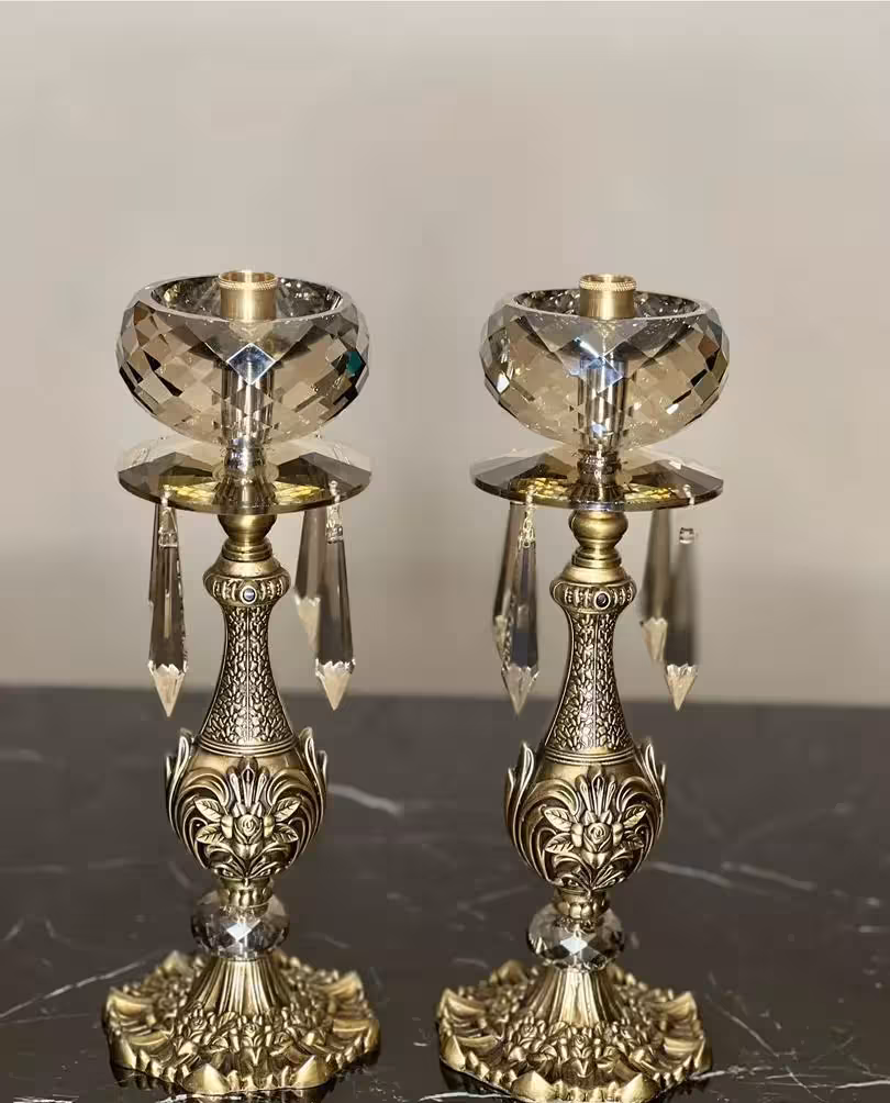 شمعدان کلاسیک طلایی آنتیک نقش گل و برگ