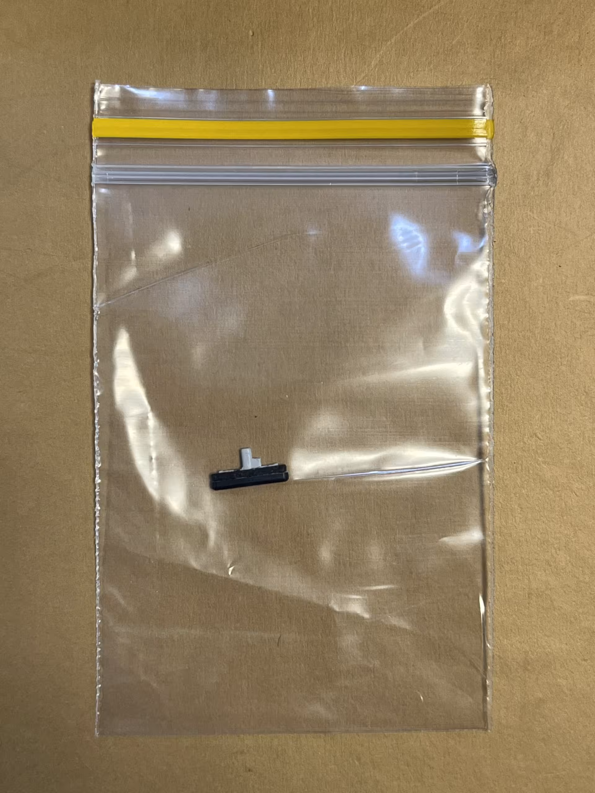 دکمه پاور ( ولوم) سامسونگ Samsung A320 / A3 2017/ A720 / A7 2017 A520 / A5 2017 &#8211; مشکی *** فقط دکمه یک عدد ***