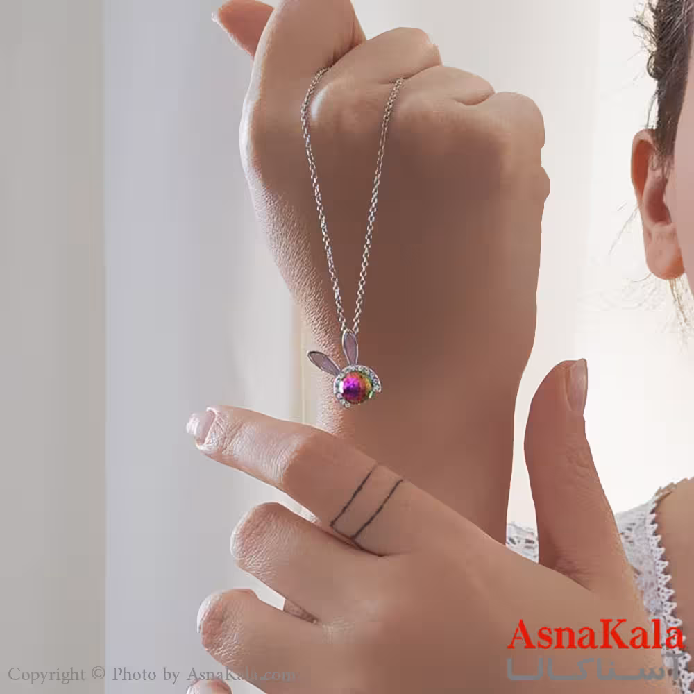 گردنبند زنانه سواروسکی مدل خرگوشی با کارت گارانتی و جعبه سواروفسکی کد GNB16881W