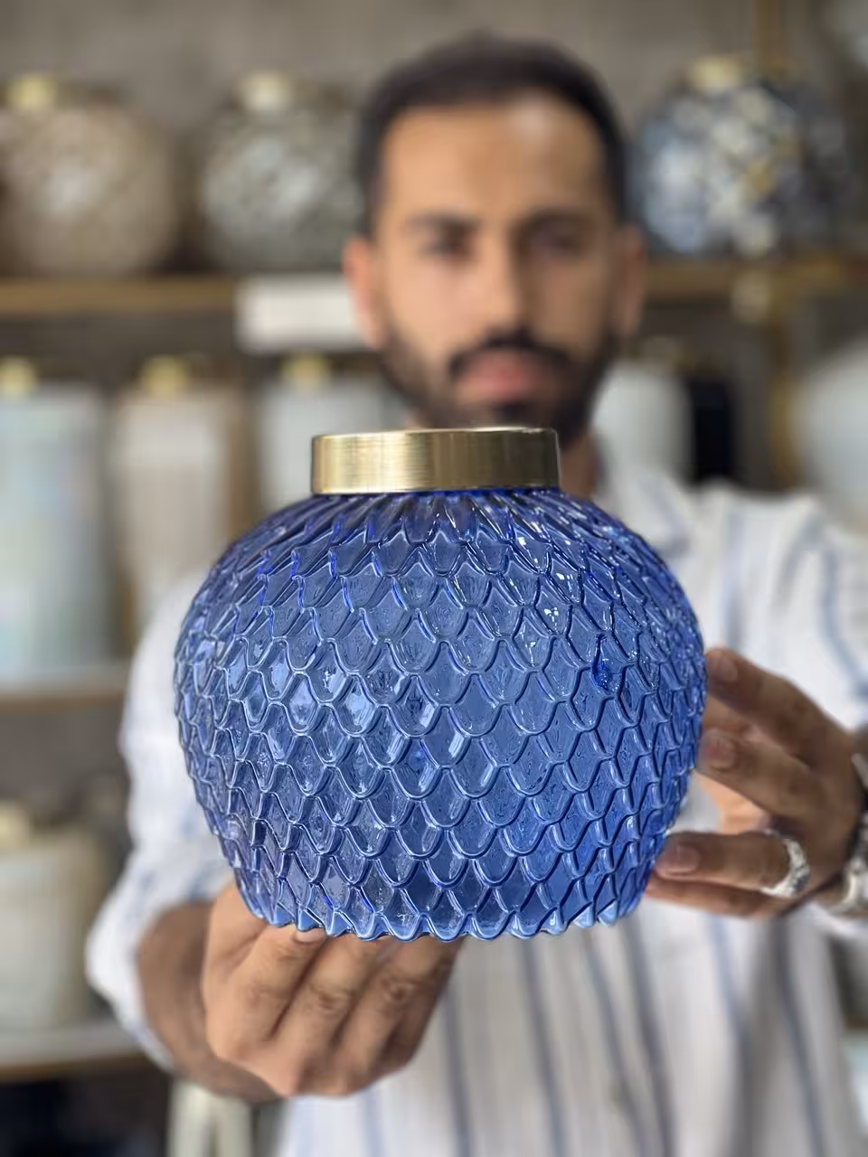 گلدان شیشه ای مدل نیکا رنگ آبی پررنگ