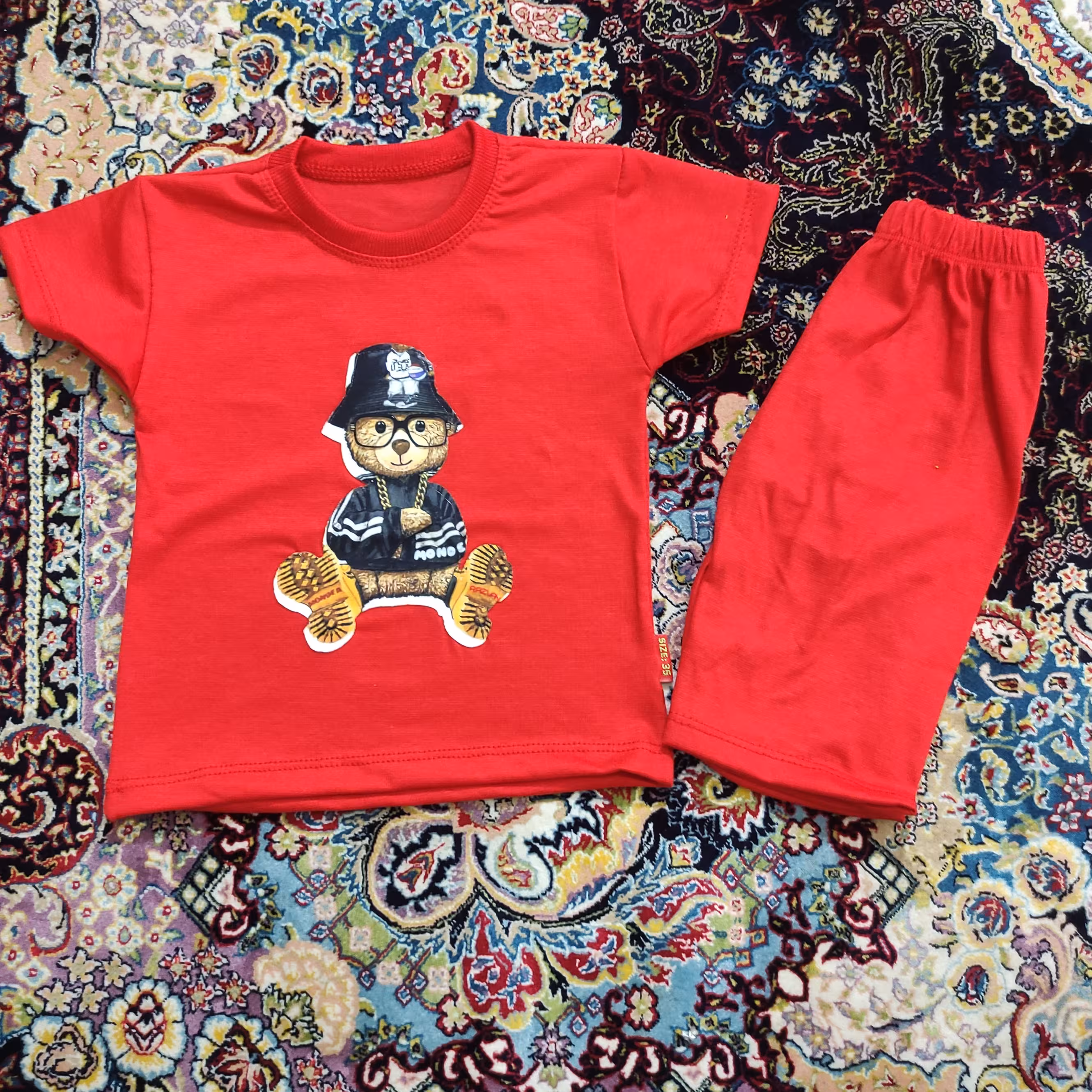 بلوز شلوارک طرح خرس سایز 35 و 40 در چهار رنگ قرمز سبز آبی زرد خردلی