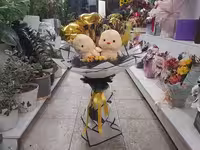 دسته گل شکلات و عروسک جوجو
