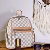 کوله مشکی و طرح دار   طرح بندی  کیفیت دوخت عالی