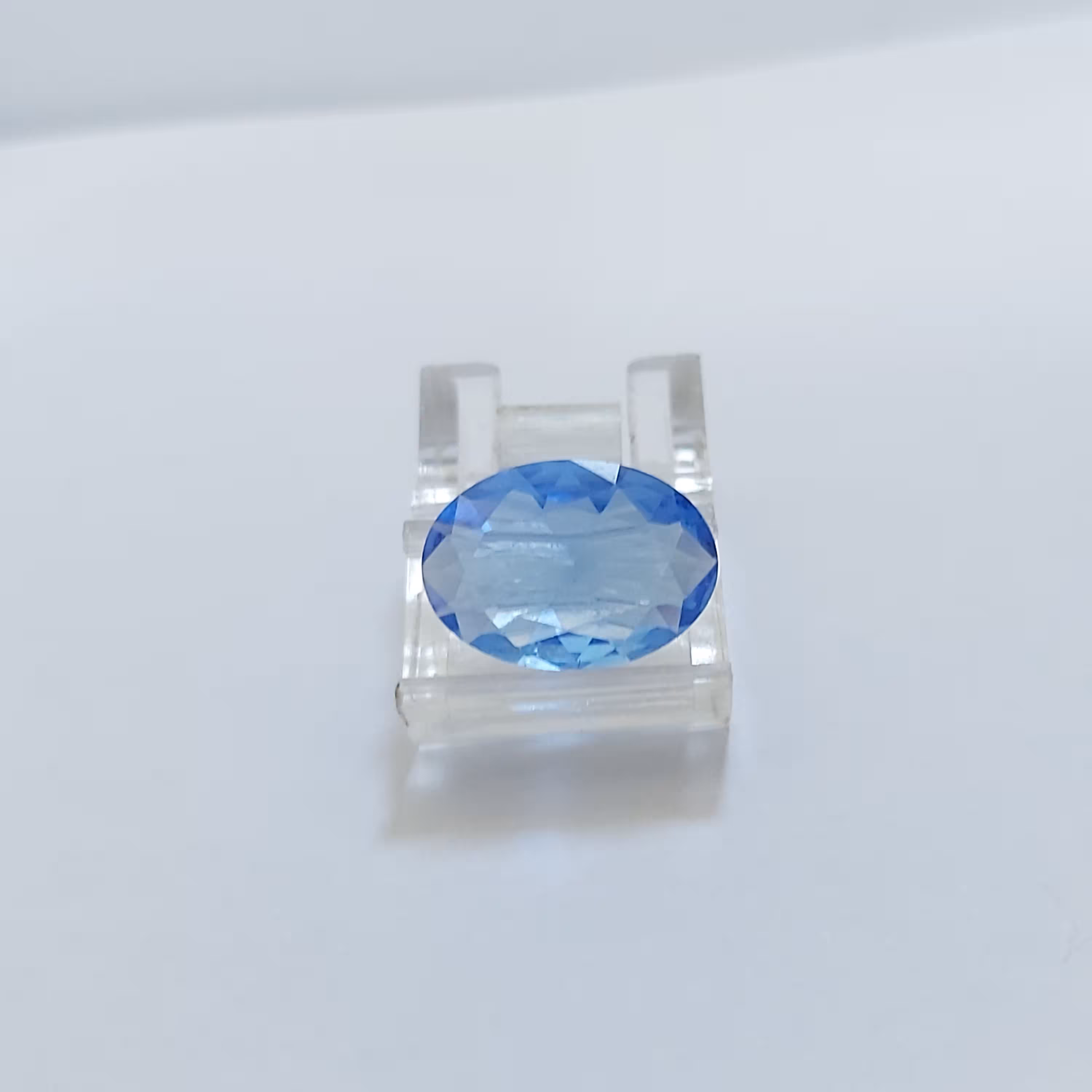 نگین توپاز زیبا (10در14میل)