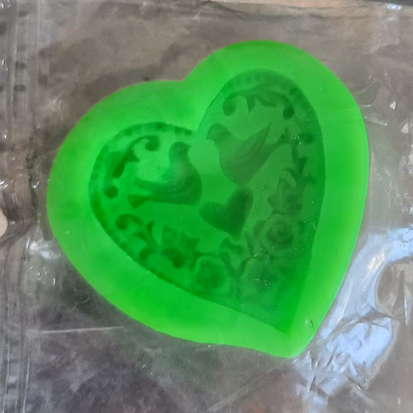 مولد قلب وسط دسته قلب کبوتر