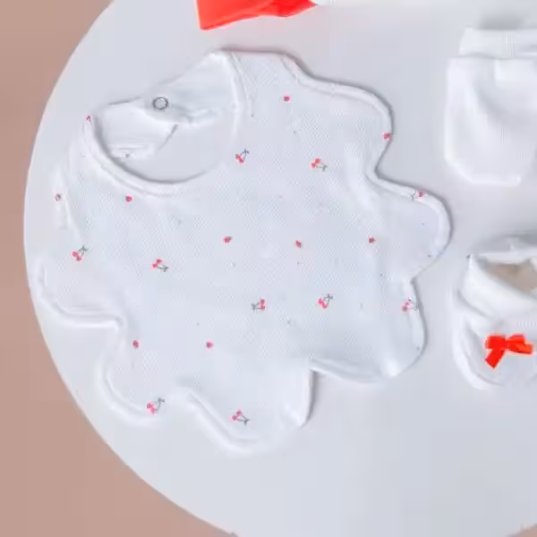 پیشبند فانتزی نوزادی طرح گیلاس دانالو