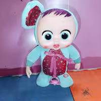 عروسک گریه کن