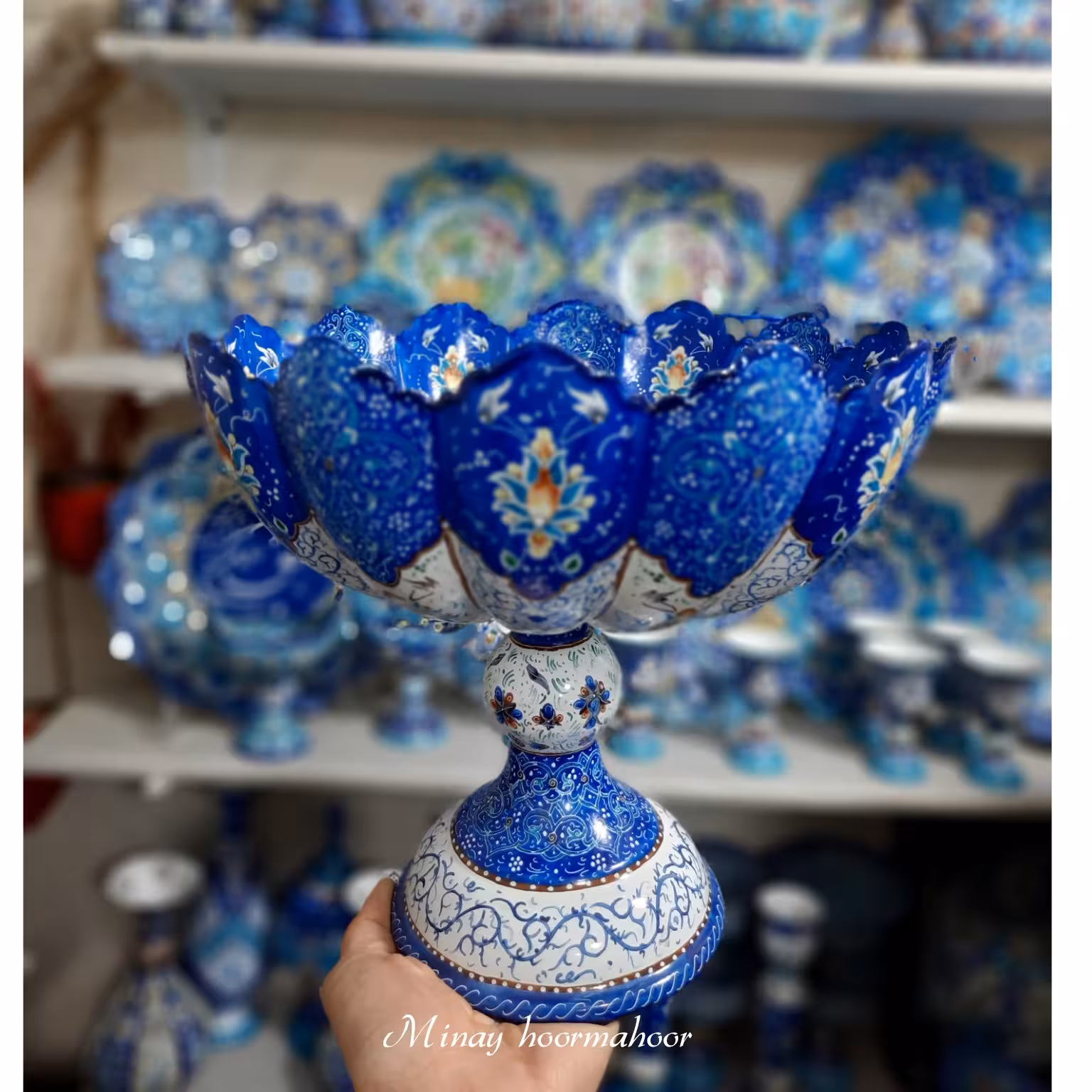 آجیل خوری سایز 3 مدل آبشاری طرح پرداز و اسلیمی رنگ سفید لاجوردی