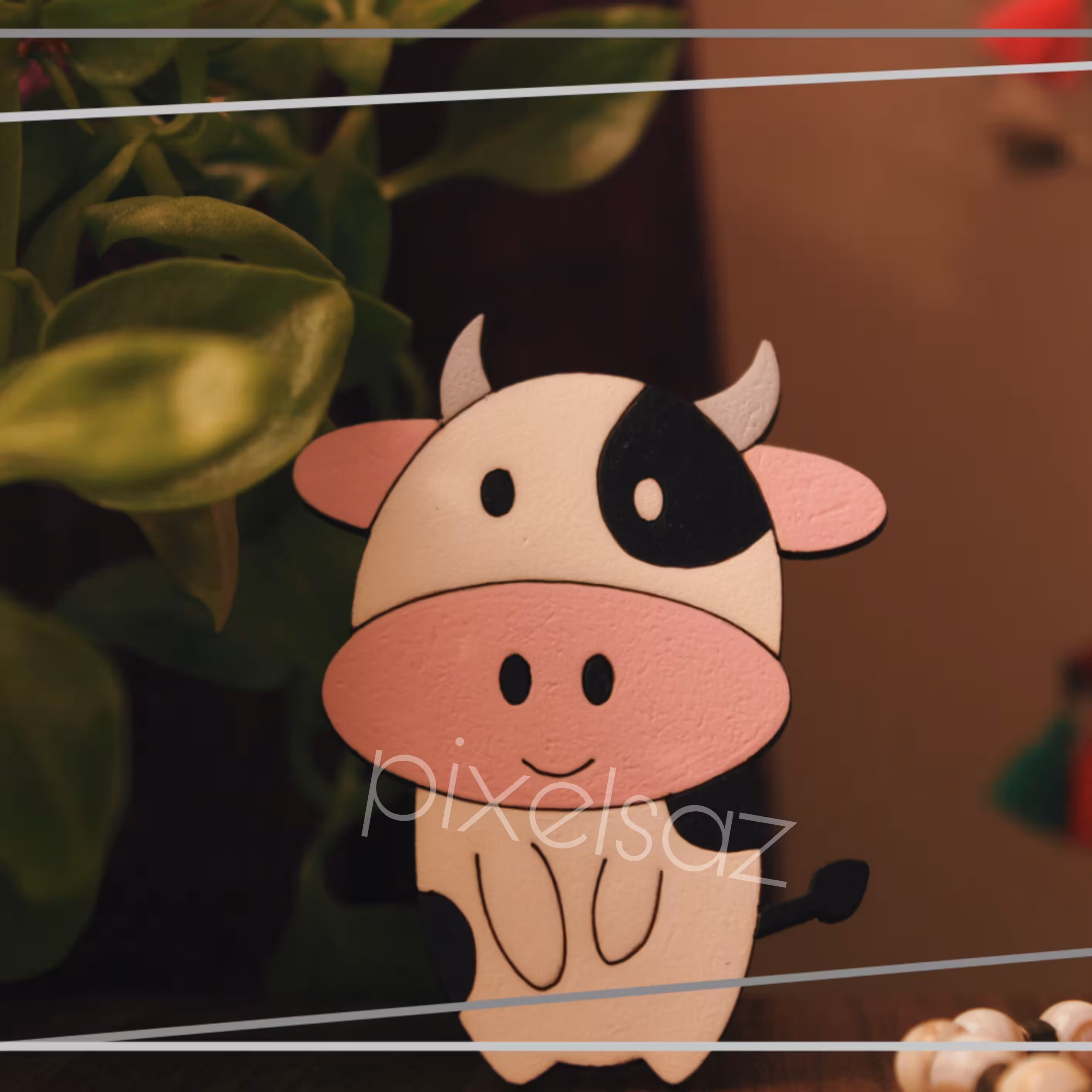 تاپر/دکوریِ پایه دار سفره هفت سین طرح گاو با ابعاد 7/6×6 نقاشی شده با دست و جنس چوب