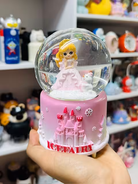 گوی موزیکال برفی طرح پرنسس برفی 1